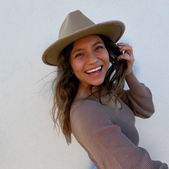 Meet your Posher, Karen - Picture 6 of 15